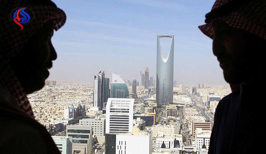 أمير سعودي يشارك في 