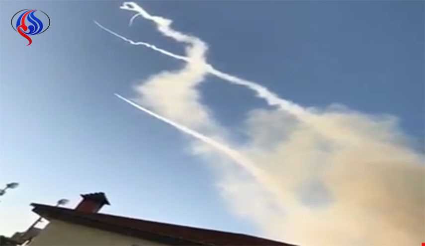 3 صواريخ باليستية يمنية تدك قاعدة خميس مشيط السعودية