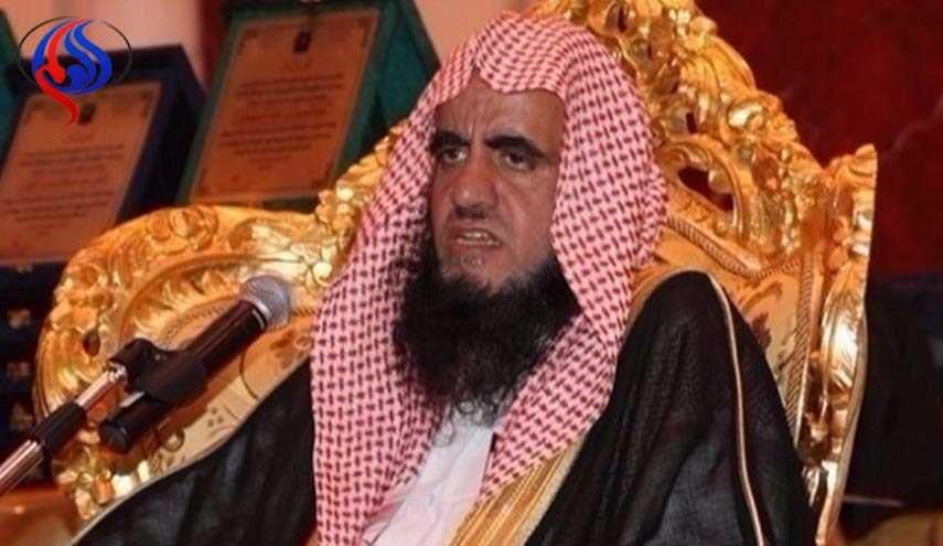 داعية وهابي سعودي يلصق تهمة الزنا بطائر اللقلق