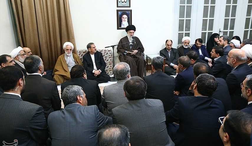 لقاء جمع من المسؤولين الايرانيين مع الإمام الخامنئي