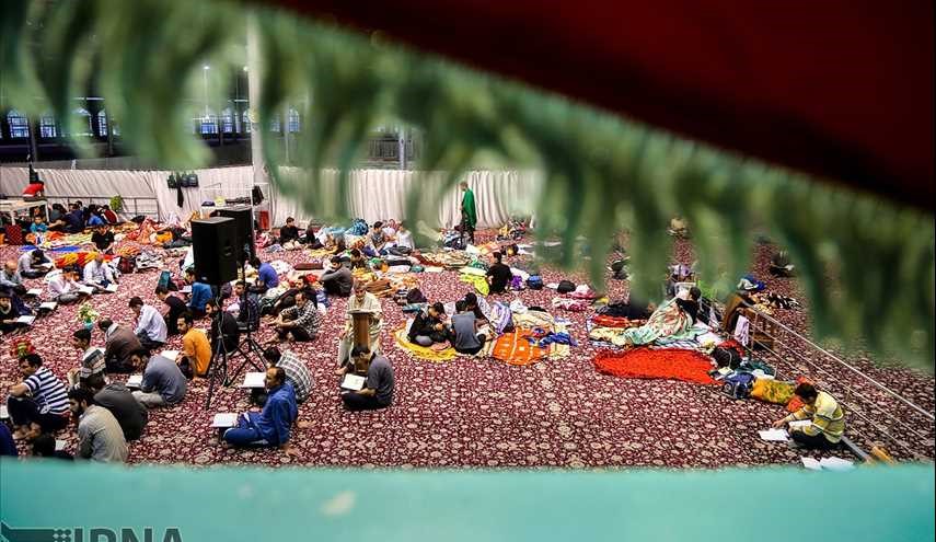 مراسم اعتکاف در اراک و شیراز/ تصاویر