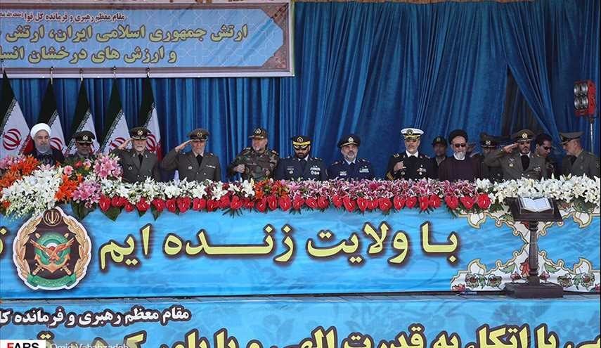 بالصور .. عرض عسكري كبير لمناسبة يوم الجيش الايراني
