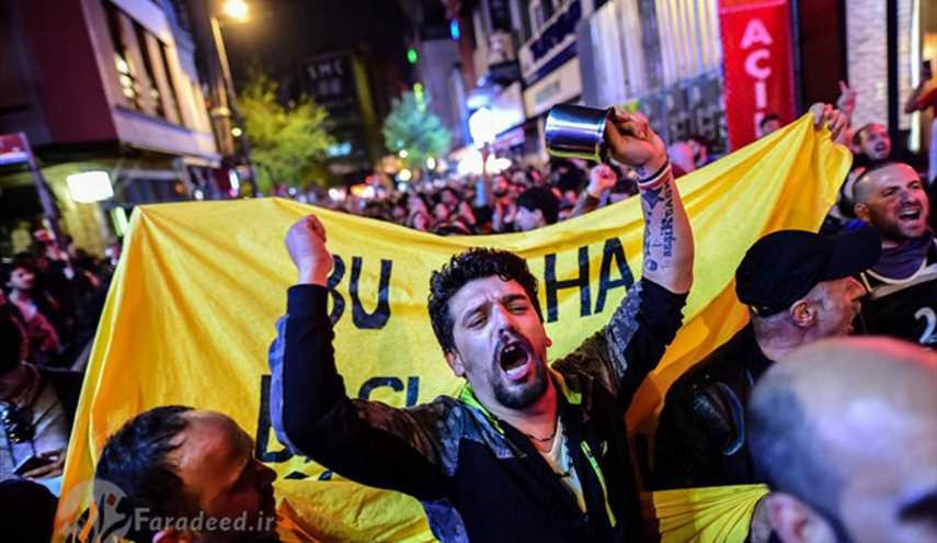 خروج معارضي الرئيس التركي رجب طيب اردوغان الى الشوارع