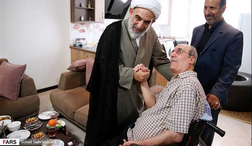بالصور.. مبعوثون قائد الثورة يتفقدون اوضاع المعاقين والمضحين