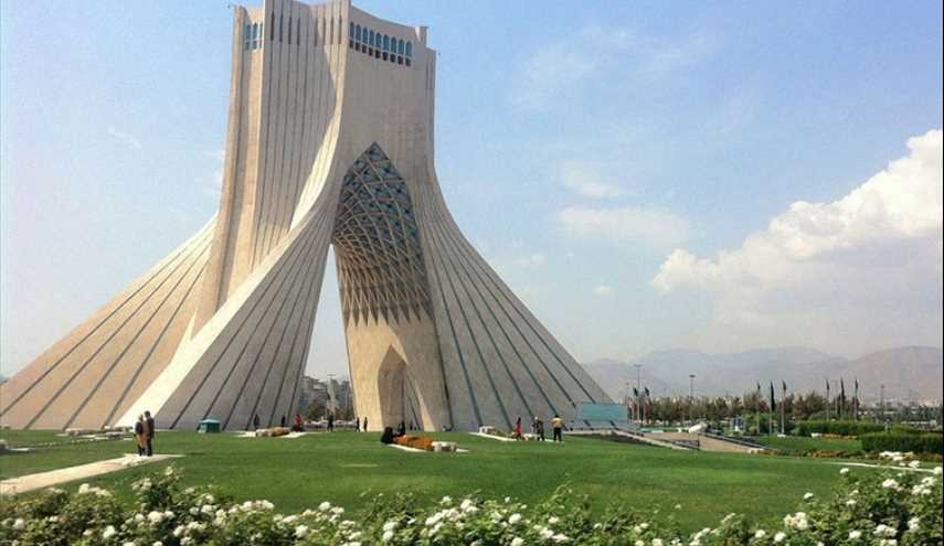 بالصور ..ساحة الحرية في العاصمة الايرانية طهران