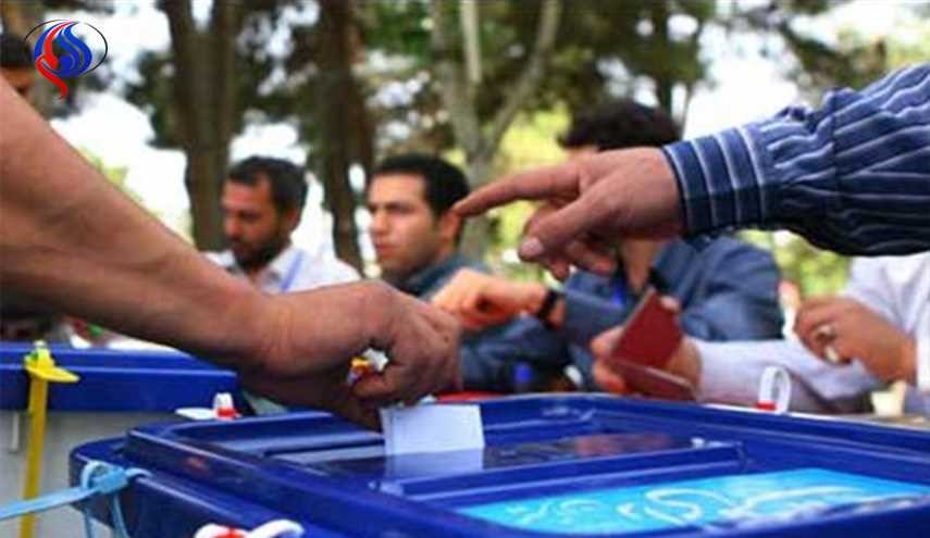 ساعات على نهاية الحملات الانتخابية لمرشحي الانتخابات الايرانية
