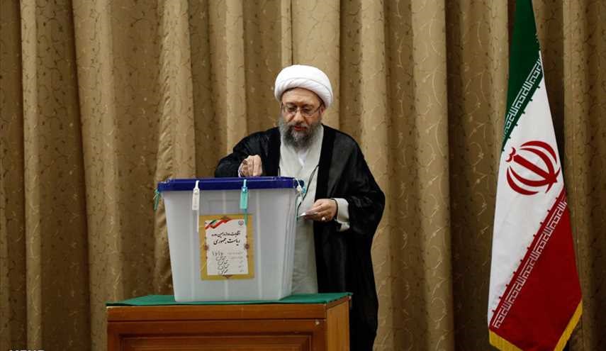 رئيس السلطة القضائية يدلي بصوته في الانتخابات الرئاسية والبلدية/ صور