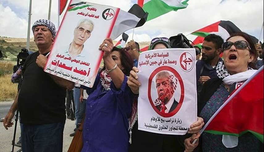 فلسطينيون يدعون إلى 