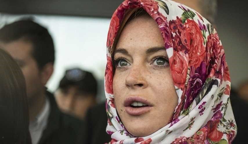 ليندسي لوهان تهنئ المسلمين بشهر رمضان