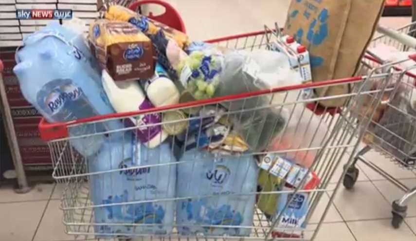 ‌‌قطر.. تكدس في المتاجر بعد قطع العلاقات خوفًا من المجاعة + صور