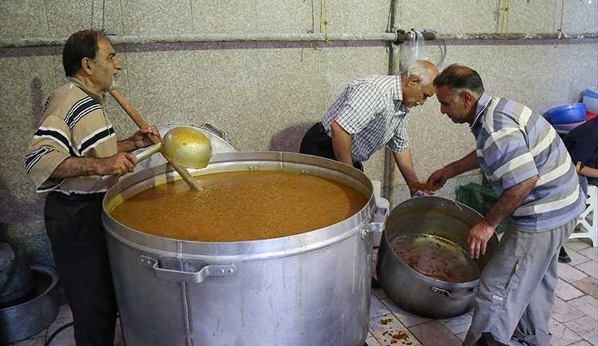 شاهد بالصور : سفرة افطار لعابري السبيل في طهران ..