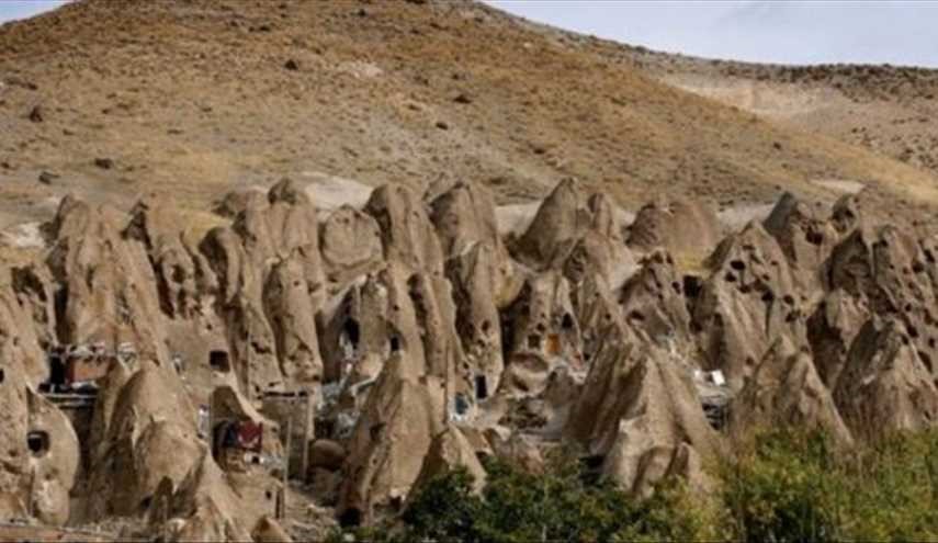 كندوان قرية ايرانية محفورة في جوف الصخور