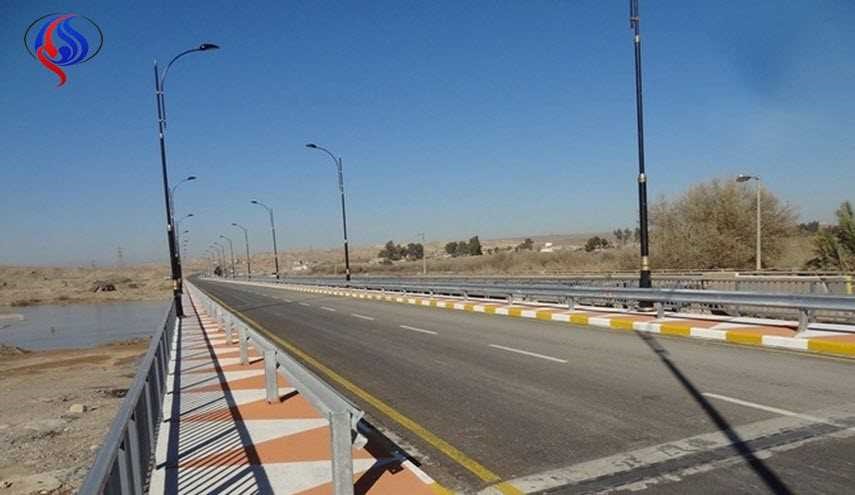 بالصور.. جسر تكريت الرئيسي على وشك الانهيار !!