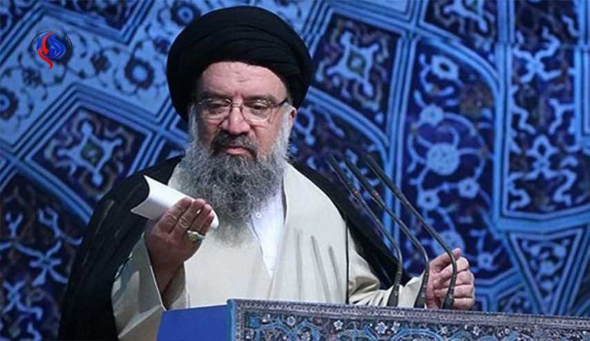 خطيب طهران: أنتم أضعف من 