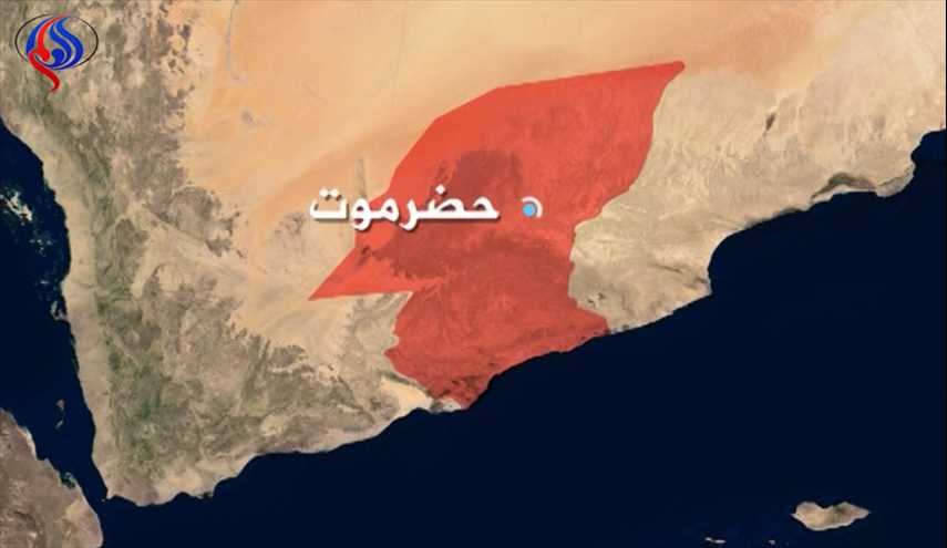 بالصور.. مسلحون يغتالون ضابطا وجنديا في حضرموت