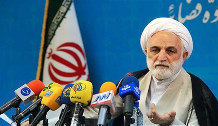 تاکید بر تداوم حصر در جلسه اخیر شورای امنیت ملی/ صدور کیفرخواست برای ۲۰ متهم حقوق های نجومی‌/ طاهری مجدد به اعدام محکوم شد/ ماجرای خروج نیروهای امنیتی از خانه کروبی