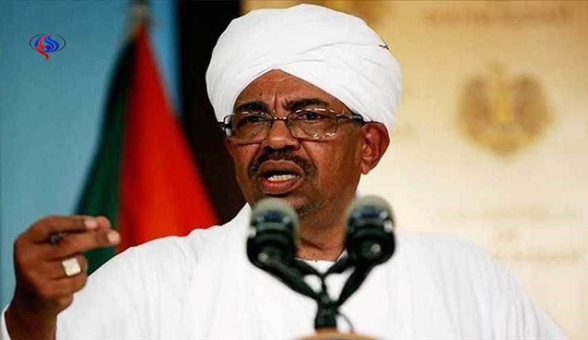 البشير يزور روسيا الشهر المقبل للقاء بوتين