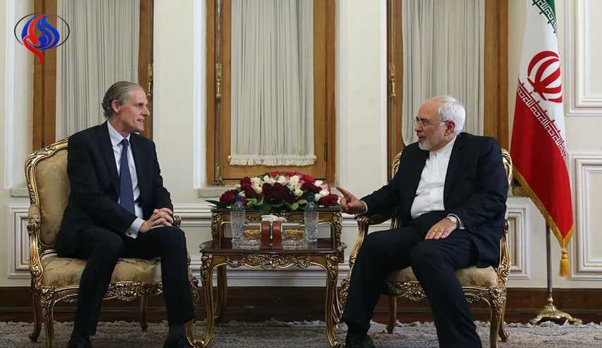 ظریف: طهران وباريس نحو إزالة العقبات الاقتصادية