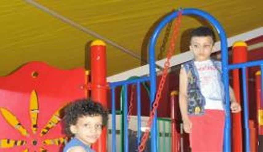 استخراج بطاريتين حارقتين من «مريئي» طفلين !!