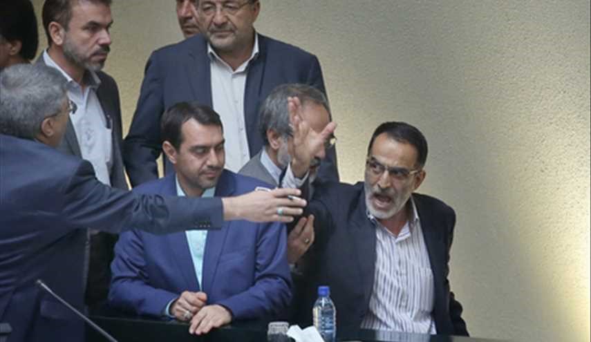توتر واضح في مقر البرلمان الايراني