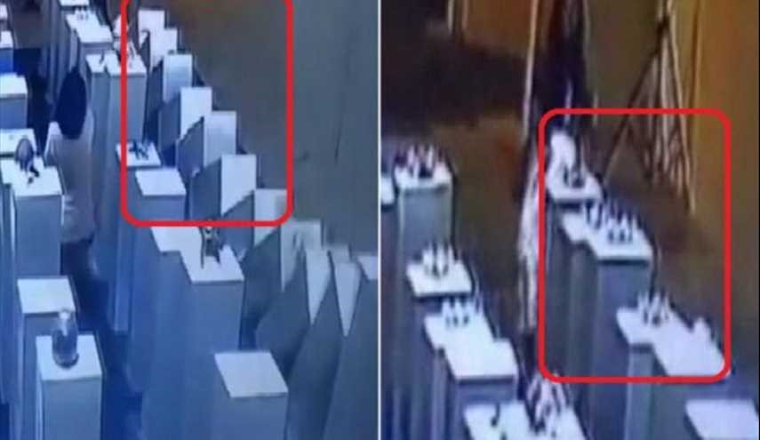 هذا السيلفي تسبب في خسارة 200 ألف دولار !!