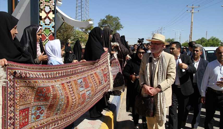 حكام من اليونسكو يزورون مدينة 