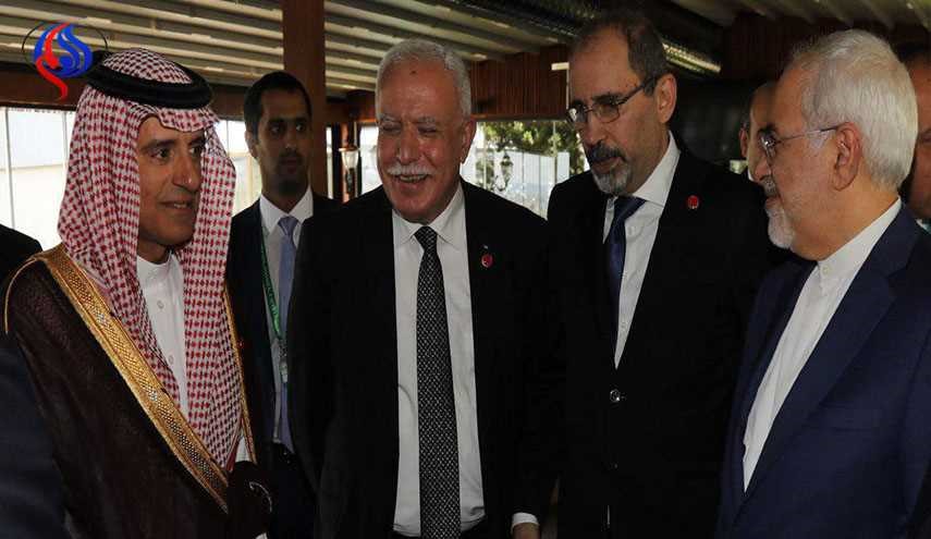 بالصورة.. مصافحة بين وزير الخارجية الايراني ونظيره السعودي!