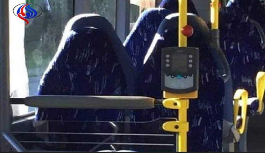 نساء منقبات أم كراسي حافلة؟.. صورة تفجر موجة من الغضب !