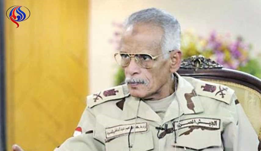 صورة “اللواء عبد العاطي كفتة” وهو يأكل اختراعه تجتاح “تويتر”