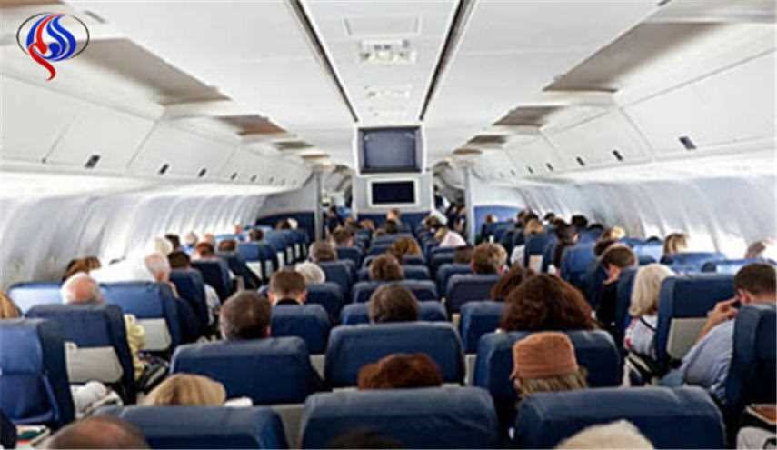 للمسافرين بالطائرة.. إحفظوا كم تبعدون عن هذا المخرج، الأمر هام جداً!