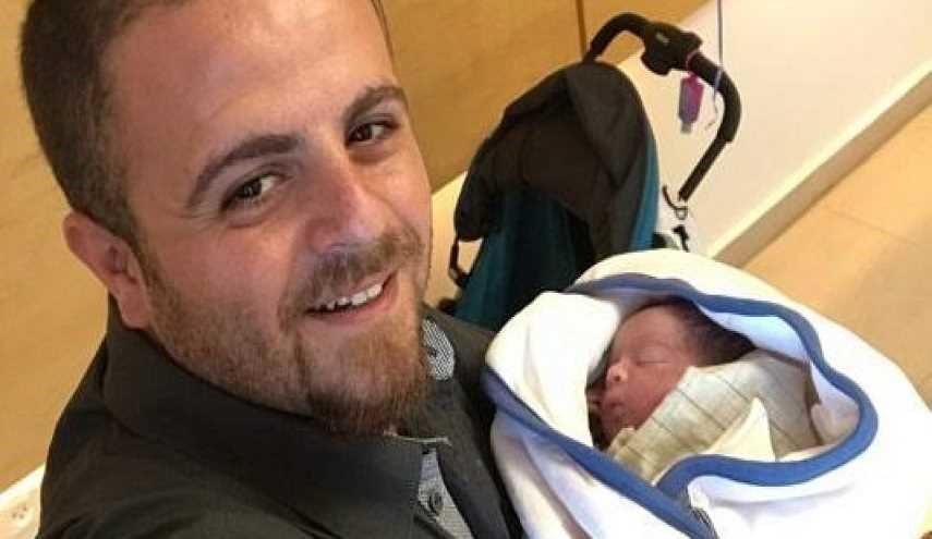 فلسطيني من رام الله يسمي ابنه بشار الأسد