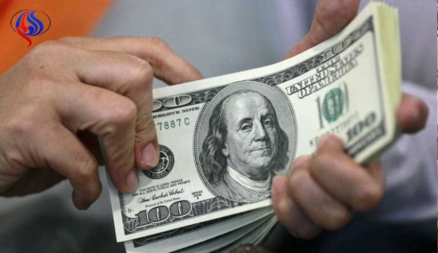 الدولار يتراجع على نطاق واسع