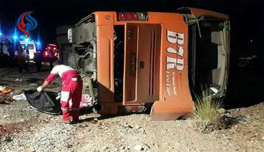 مقتل 11 شخصا واصابة 34 آخرين جراء انقلاب حافلة جنوب ايران