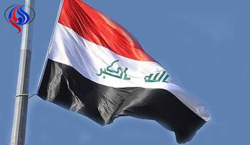 متظاهرون ينزلون أعلاما كردستانية عالية في مندلي ويرفعون العلم العراقي