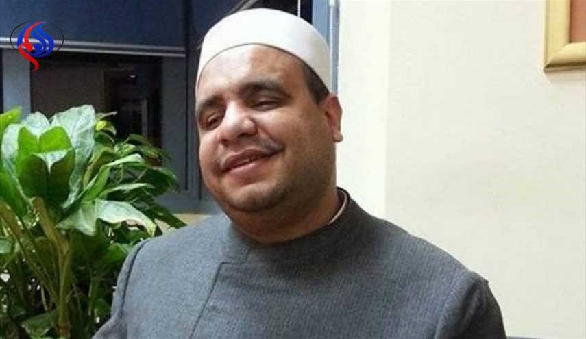 شيخ أزهري يغني لأم كلثوم على التلفزيون المصري!