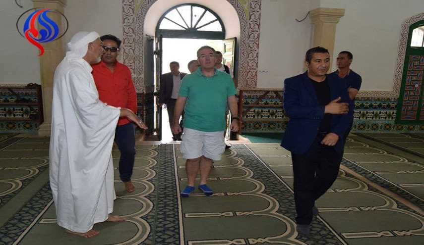 شاهد.. السفير البريطاني  يثير الجدل بالجزائر ... والسبب !