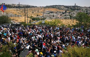 هزاران فلسطینی صهیونیستها را در قدس به چالش کشیدند