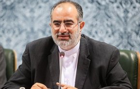 واکنش حسام الدین آشنا به ماجرای سلفی با موگرینی در مجلس + عکس