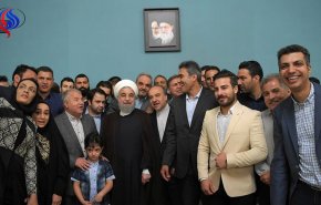 برای مراسم تحلیف رئیس جمهور، دایی دعوت شد اما کریمی نه!