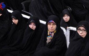 دختر روحانی در مراسم تنفیذ پدرش + عکس