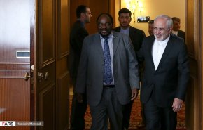 دیدار ظریف با مقام های شرکت کننده در مراسم تحلیف رئیس جمهوری