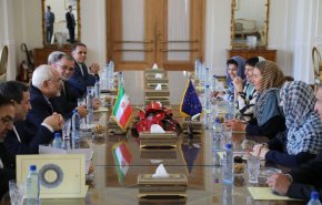 ظریف: ترامپ تلاش می‌کند به هزینه ایران برجام را از بین ببرد