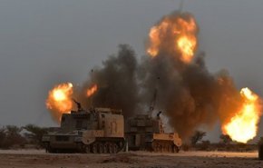 حمله توپخانه ارتش یمن به دو پایگاه متجاوزان سعودی