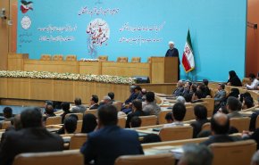 روحانی: این حرف غلطی‌ست که کسی بگوید حقوق من کم است/ چه کسی مجبورت کرده بمانی؟! + فیلم