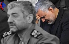 گریه و بی تابی حاج قاسم سلیمانی در فراق شهید احمد کاظمی+فیلم