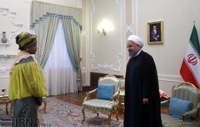 دیدار رئیس مجلس آفریقای جنوبی با روحانی. تصاویر