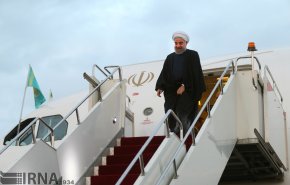ورود رئیس جمهوری به آستانه + تصاویر