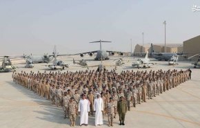بازدید امیر قطر از پایگاه هوایی آمریکا در دوحه