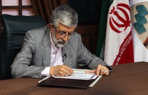 احمدی‌نژاد رایانه‌ای است که نرم‌افزارش را نمی‌دانیم/حقوق من ۸ میلیون و ۱۰۰ هزار تومان است