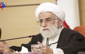 غیبت روحانی در اجلاسیه خبرگان و تذکر آیت‌الله جنتی به رئیس جمهور